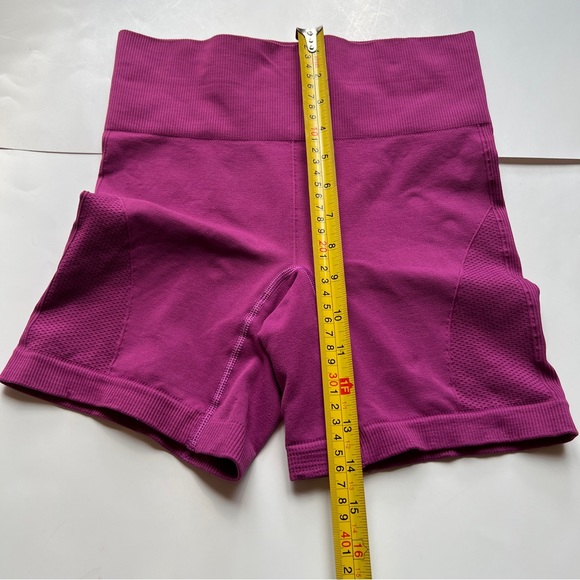 Lululemon Sculpt Shorts sport  biking EUC hot pink - Picture 6 of 9